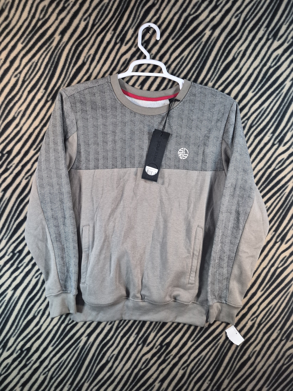Soul Star NWT England MSW Snozzle Elastic Taupe Crewneck Sweatshirt